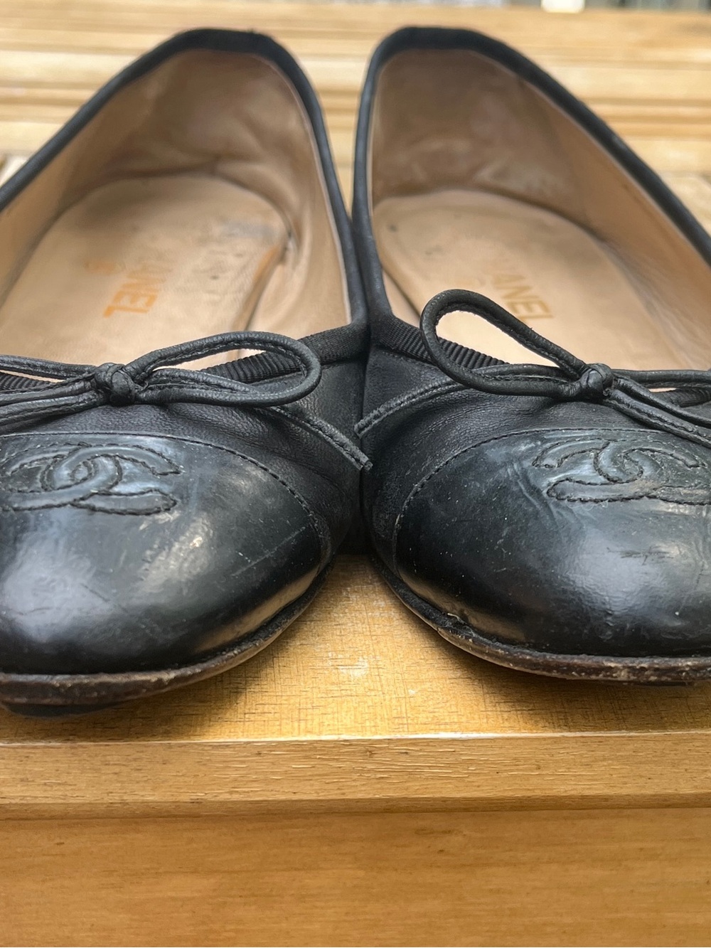 CHANEL Black Leather Ballet Flats with Grosgrain Bow Trim - Picture 7 of 10